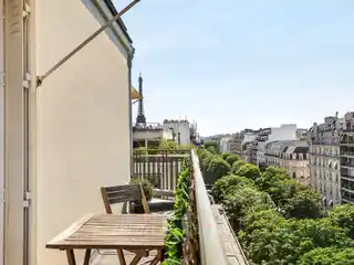 Gorgeous Apartment with Open Views
