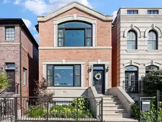 Elegance and Comfort in the Heart of Bucktown