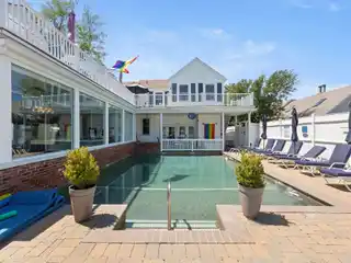 Bright End-Unit Condo Near the Bay