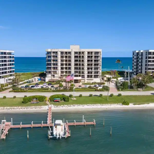 UNPARALLELED LUXURY AT LANDFALL
