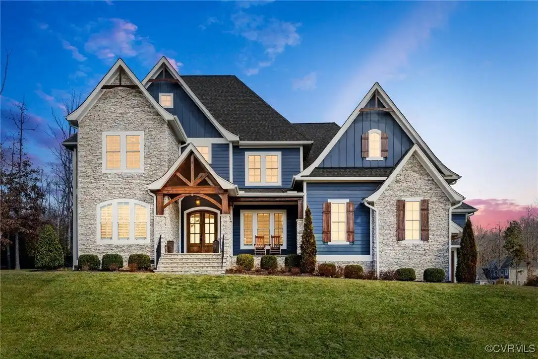 Luxury Living on Nearly an Acre