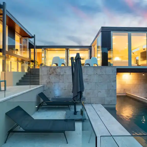 REFINED ARCHITECTURAL DESIGN ON EXPANSIVE GROUNDS