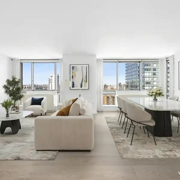 HIGH-FLOOR HOME WITH FOUR EXPOSURES