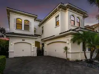 Exquisite Home in Seven Bridges