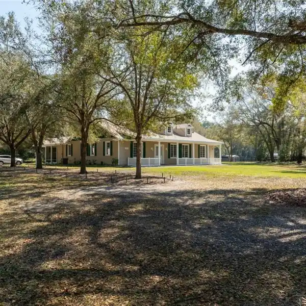 EXQUISITE HOME ON 2.5 ACRES