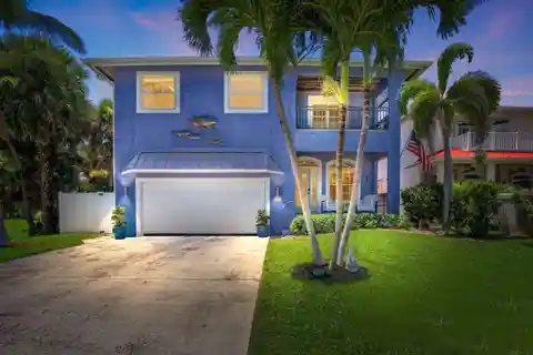 Amazing Island Home Close to the Beach