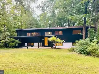 Stunning Ken Freeman Mid-Century Modern on 0.53-Acre Lot