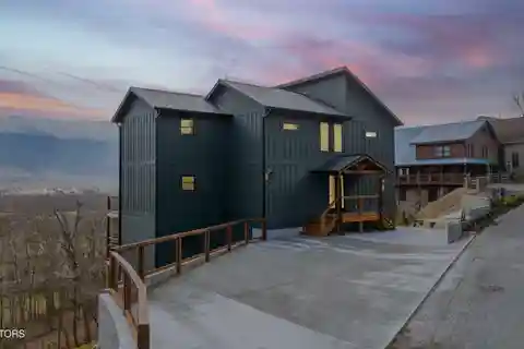Stunning Mountain Modern Cabin