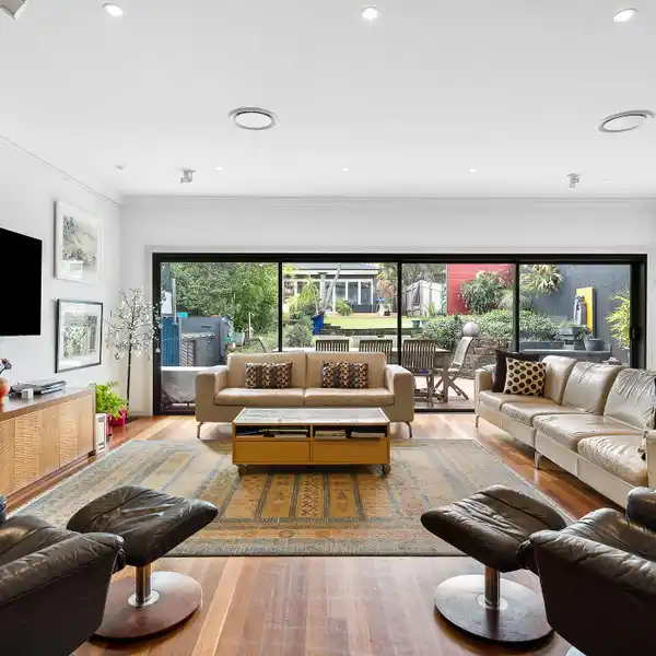 ELEGANT PERIOD FEATURES WITH QUALITY RENOVATIONS