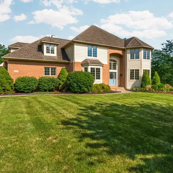 CUSTOM HOME ON A PRIVATE ACRE IN YORKSHIRE HILLS