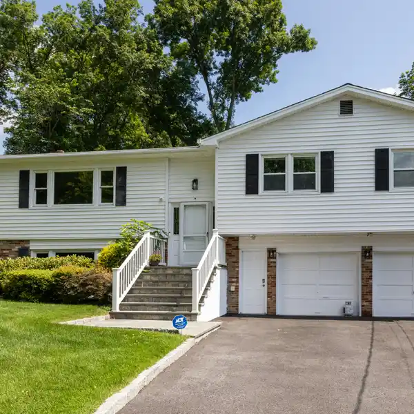 BEAUTIFULLY RENOVATED SINGLE FAMILY HOME