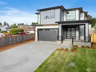 Newly Built Open-Concept Home