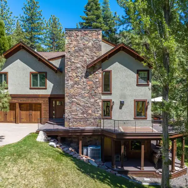 BEAUTIFUL MOUNTAIN HOME IN UPPAWAY ESTATES