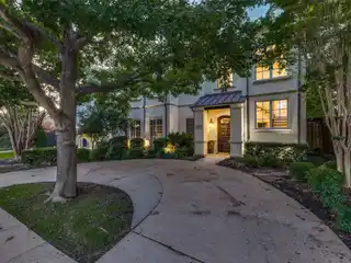 Exceptional Residence in Sought-After Briarwood