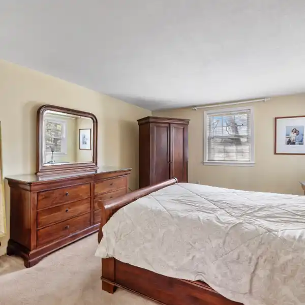 BEAUTIFUL COLONIAL HOME