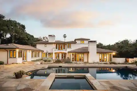 Sophistication and Seclusion in the Riven Rock Enclave