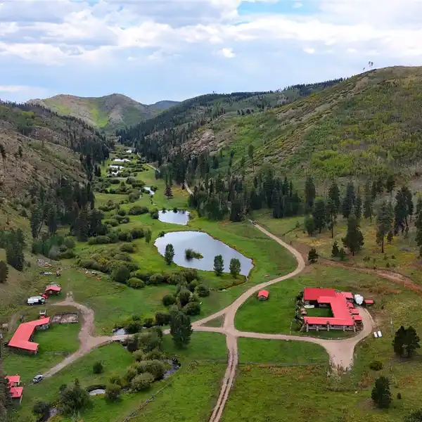 STUNNING AND PRIVATE "COW CREEK RANCH"