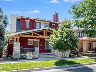 Award-Winning Craftsman with Private Carriage House