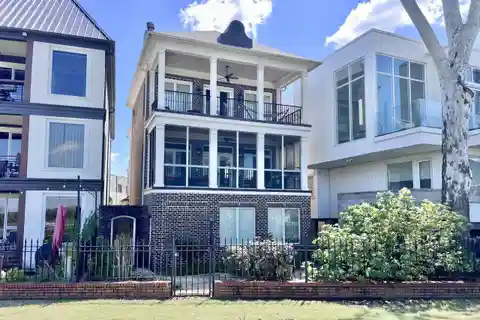 Riverfront Home in Downtown Memphis