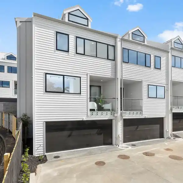 PREMIUM LOW MAINTENANCE HOME