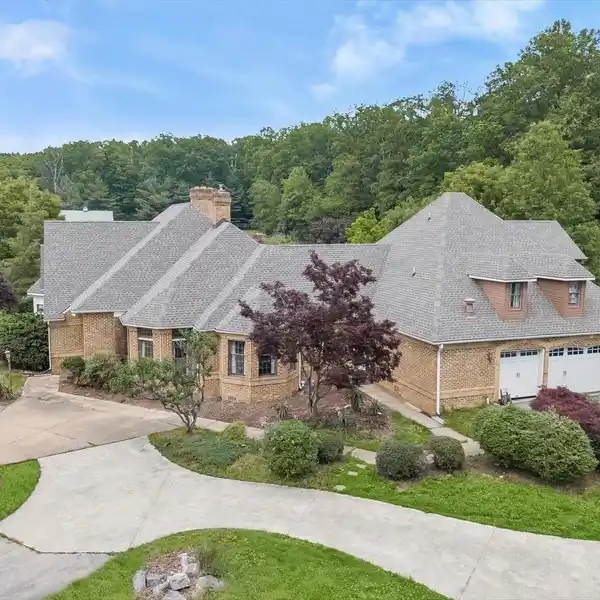 TURNKEY WORLD-CLASS EQUESTRIAN PROPERTY