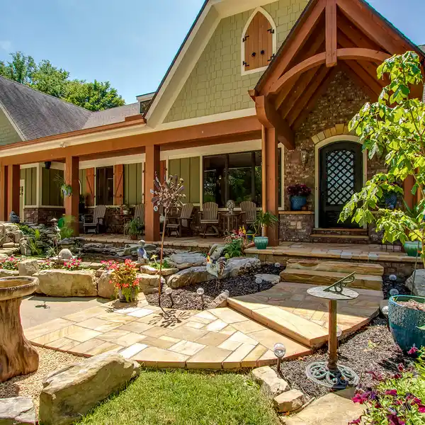 ONE-OF-A-KIND LUXURY ESTATE IN LOUDON