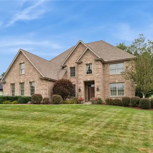 SUBURBAN COMFORT AND ELEGANT LIVING WITH DESIGNER TOUCHES