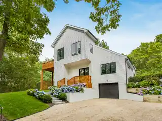 The Treehouse - Completely Renovated Sag Harbor Five Bedroom Rental