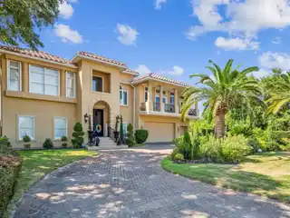 Coastal Elegance Overlooking Santa Rosa Sound