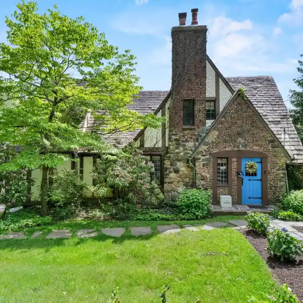 EXQUISITE TUDOR RETREAT