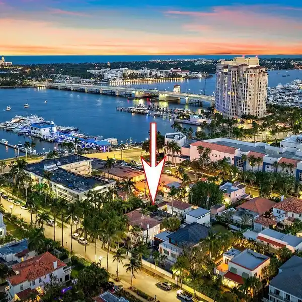 DREAM ESTATE IN THE HEART OF PROVIDENCIA PARK