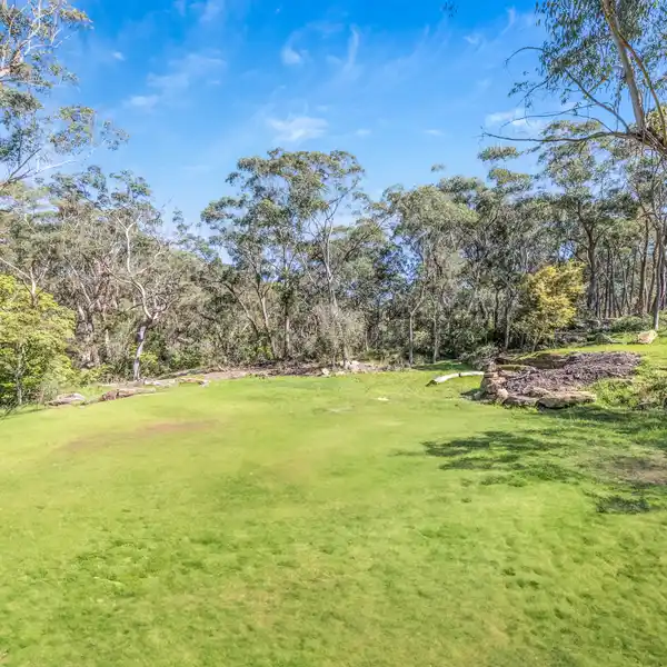 RARE PROPERTY AT THE END OF A QUIET CUL-DE-SAC