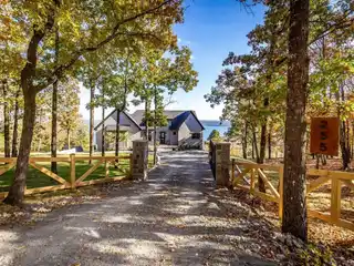 Lakeview Masterpiece in the Beautiful Diamond Bluff