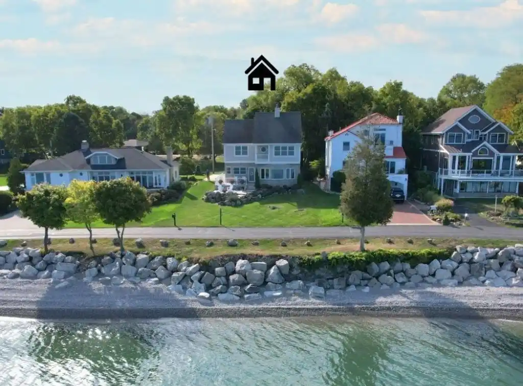 Beautiful Coastal Home in Gated Catawba Cliffs