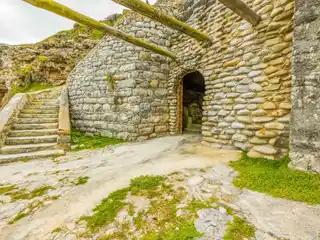 Oceanfront Land with Historic Caves and Spa Pools