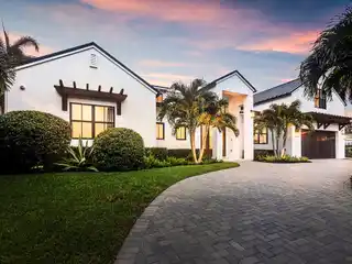 Modern Luxury Meets Effortless Canal-Front Navigation