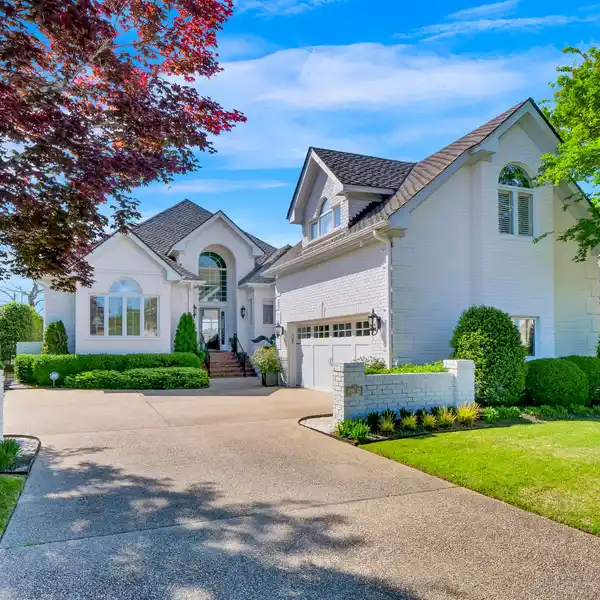 INTRACOASTAL LIVING IN GATED LANDFALL