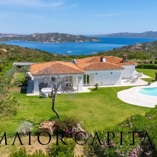 PANORAMIC VILLA OVERLOOKING MADDALENA ARCHIPELAGO