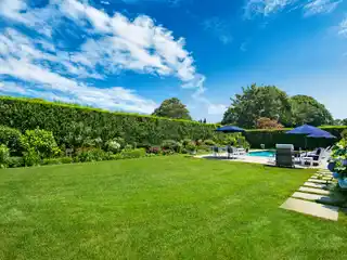 Five Bedroom Rental with Pool