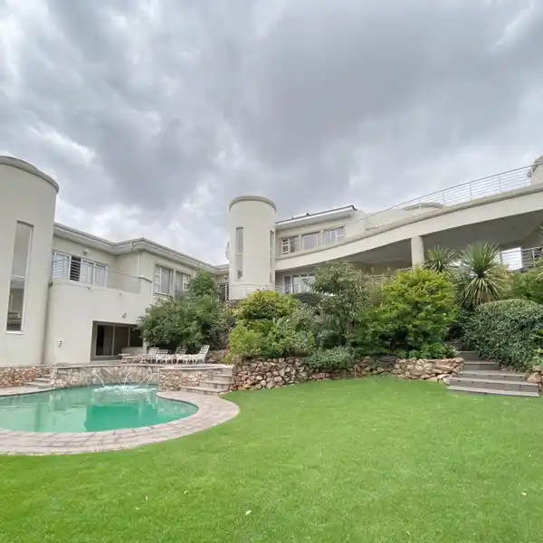 GRAND VILLA-TYPE RESIDENCE WITH SPECTACULAR VIEWS