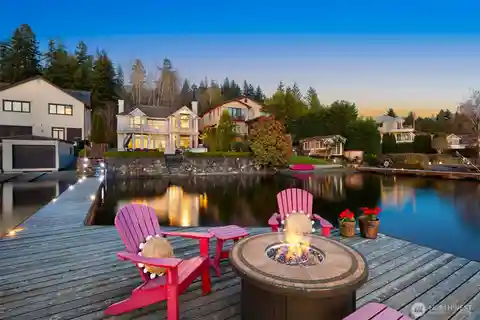 Luxury Lakeside Serenity