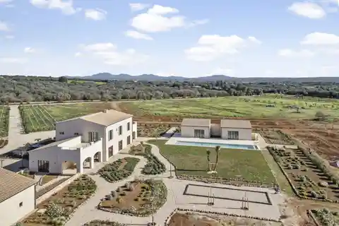 Spacious New-build Finca