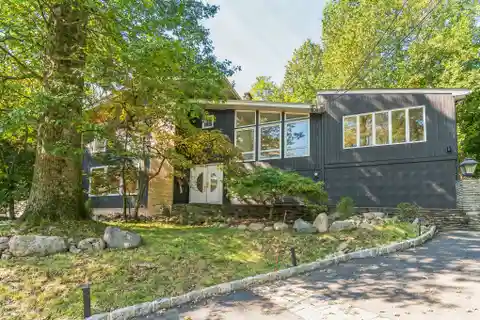 Elegant Retreat Close to Palisades Parkway