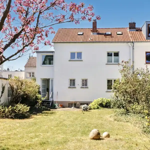 CHARMING SEMI-DETACHED HOUSE IN A FAMILY-FRIENDLY LOCATION