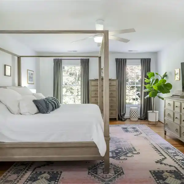 CLASSIC BRICK HOME WITH SCENIC PRIVACY