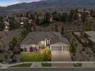 Newer Single-Level Open Plan Home in the Somersett Golf Community