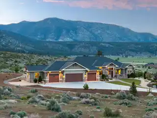Nature and Comfort in Canyon Creek Estates