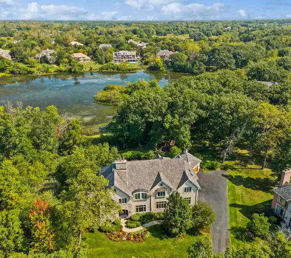 GRAND CUL-DE-SAC ESTATE WITH STUNNING UPGRADES