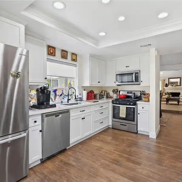 CHIC END-UNIT IN COVETED WOODBRIDGE LOCATION