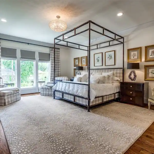 SOPHISTICATED TRANSITIONAL FRENCH STYLE IN HIGHLAND PARK